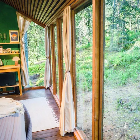 Minimoekki Karjalohjalla Campismo de Luxo *