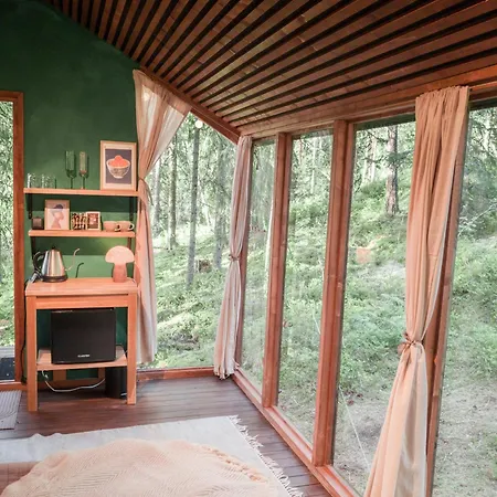 Minimoekki Karjalohjalla Campismo de Luxo *