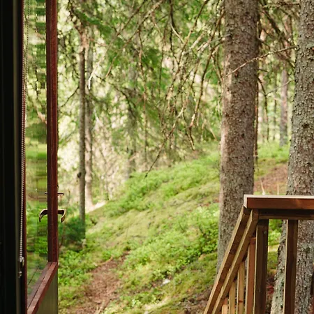 Minimoekki Karjalohjalla Campismo de Luxo Lohja